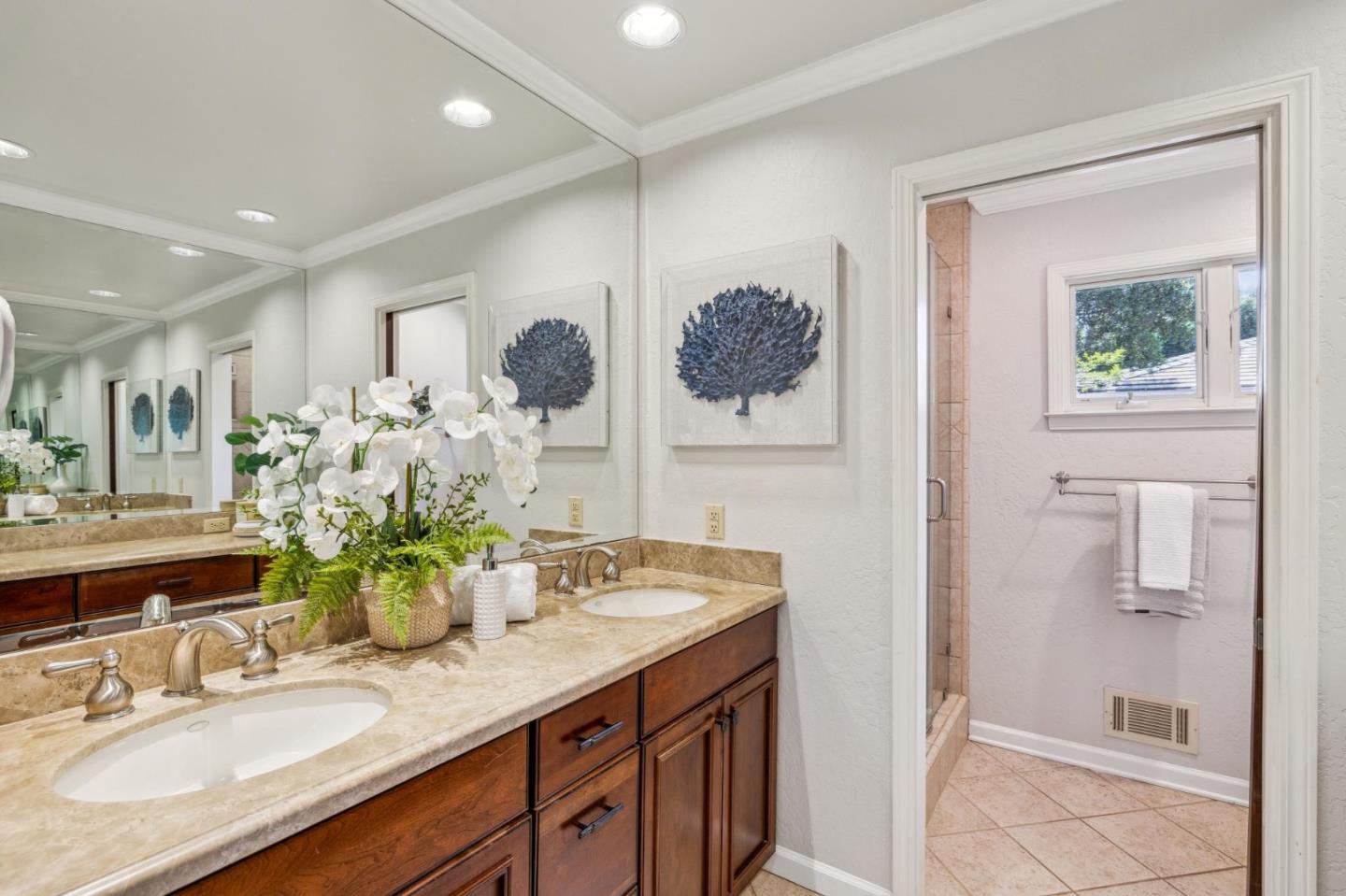 Detail Gallery Image 17 of 43 For 19661 Saratoga Los Gatos Rd, Saratoga,  CA 95070 - 5 Beds | 4/2 Baths
