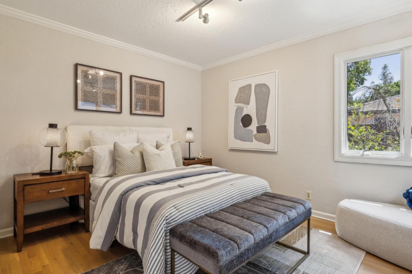 Detail Gallery Image 20 of 43 For 19661 Saratoga Los Gatos Rd, Saratoga,  CA 95070 - 5 Beds | 4/2 Baths