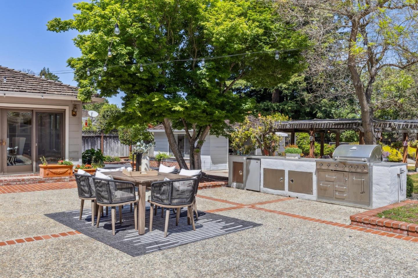 Detail Gallery Image 26 of 43 For 19661 Saratoga Los Gatos Rd, Saratoga,  CA 95070 - 5 Beds | 4/2 Baths