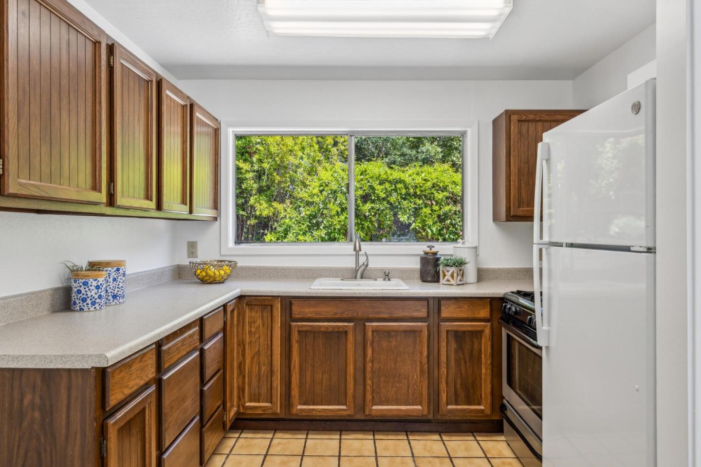 Detail Gallery Image 30 of 43 For 19661 Saratoga Los Gatos Rd, Saratoga,  CA 95070 - 5 Beds | 4/2 Baths