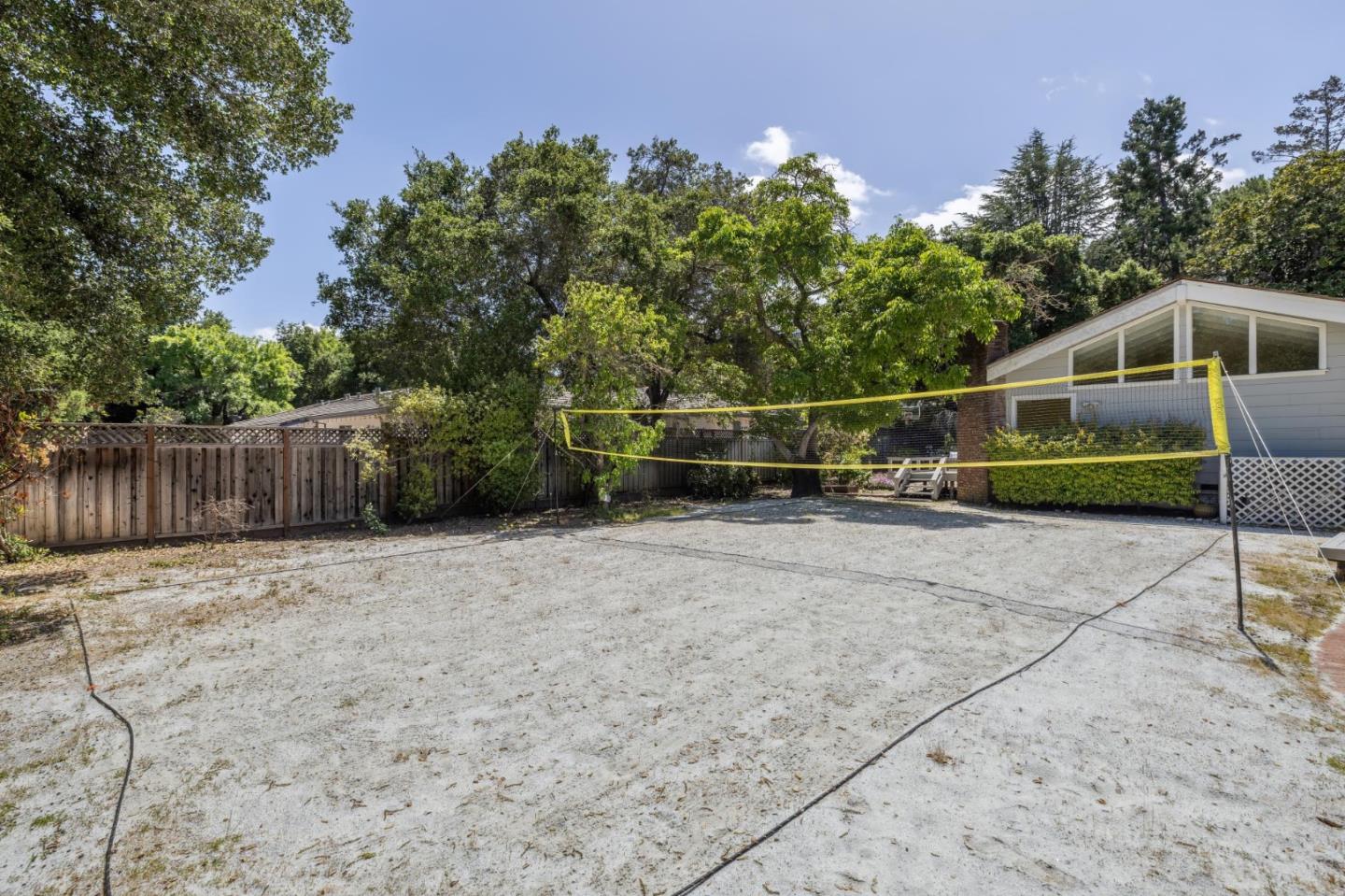 Detail Gallery Image 34 of 43 For 19661 Saratoga Los Gatos Rd, Saratoga,  CA 95070 - 5 Beds | 4/2 Baths