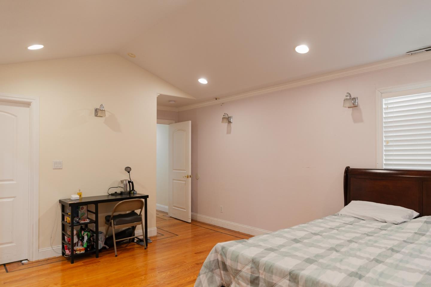 Detail Gallery Image 18 of 38 For 1837 S White Rd, San Jose,  CA 95127 - 5 Beds | 5/1 Baths