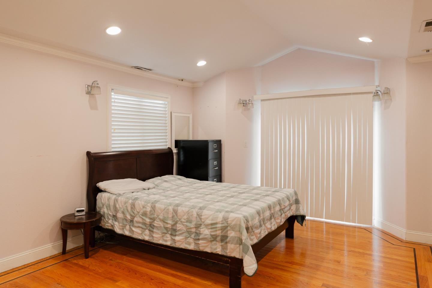 Detail Gallery Image 19 of 38 For 1837 S White Rd, San Jose,  CA 95127 - 5 Beds | 5/1 Baths