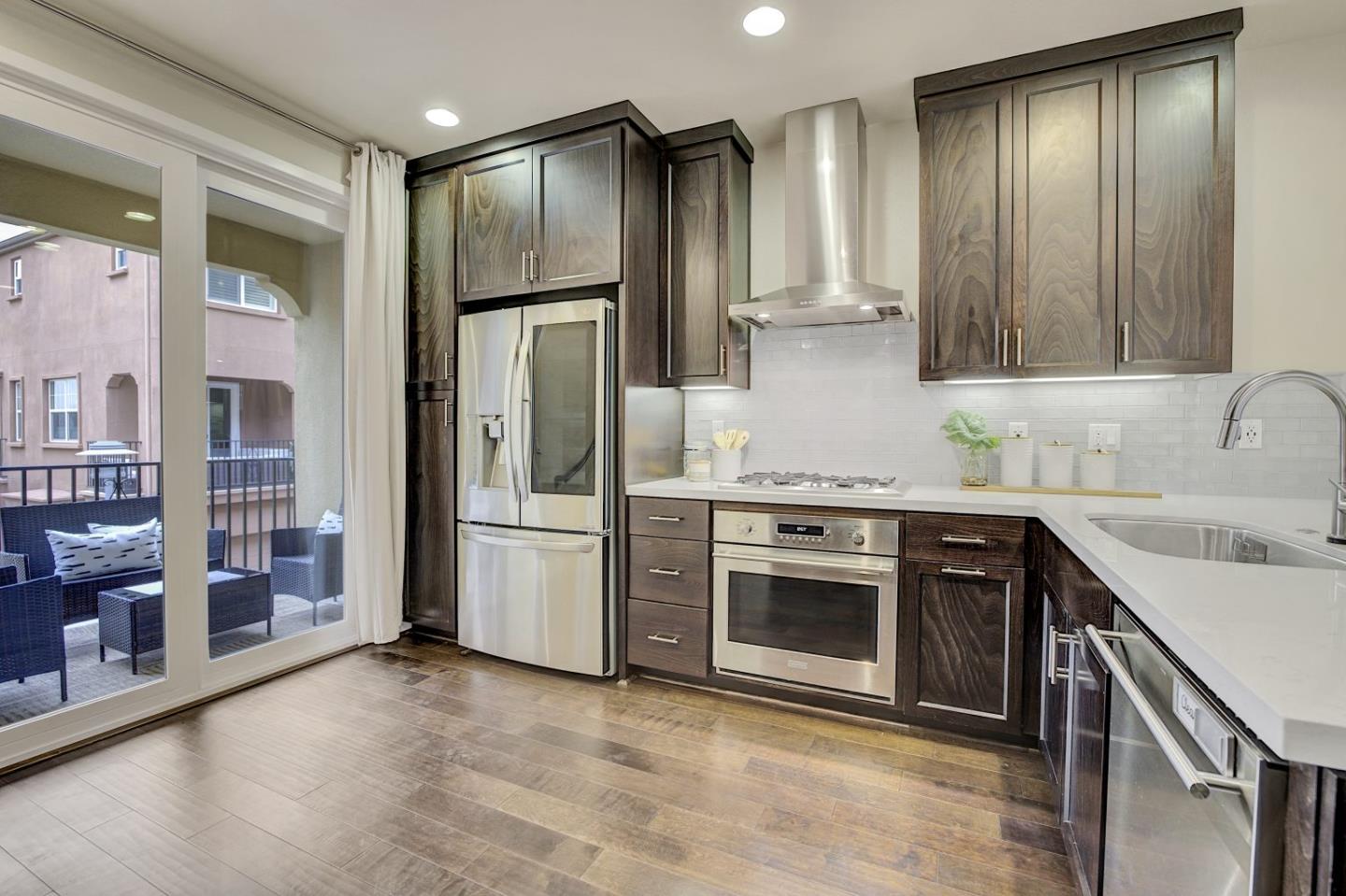 Detail Gallery Image 12 of 47 For 2876 Baze Rd, San Mateo,  CA 94403 - 2 Beds | 2/1 Baths
