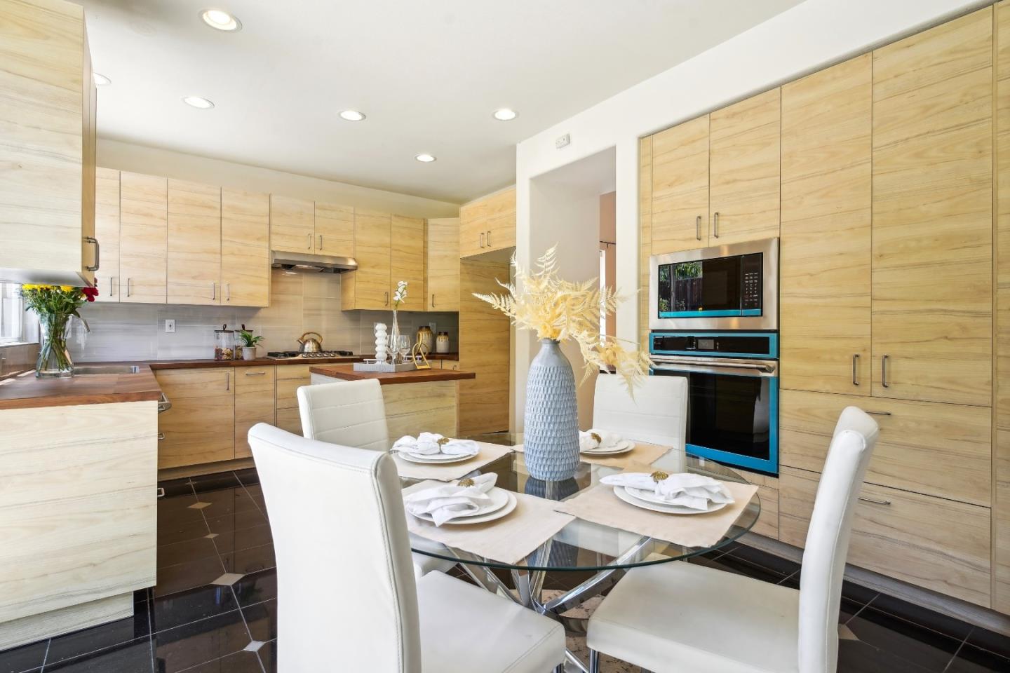 Detail Gallery Image 11 of 48 For 3514 Casabella Ct, San Jose,  CA 95148 - 5 Beds | 3 Baths