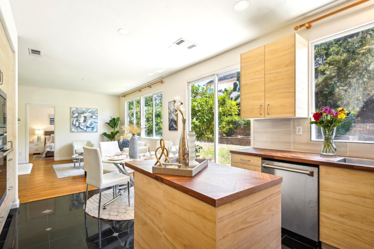 Detail Gallery Image 15 of 48 For 3514 Casabella Ct, San Jose,  CA 95148 - 5 Beds | 3 Baths
