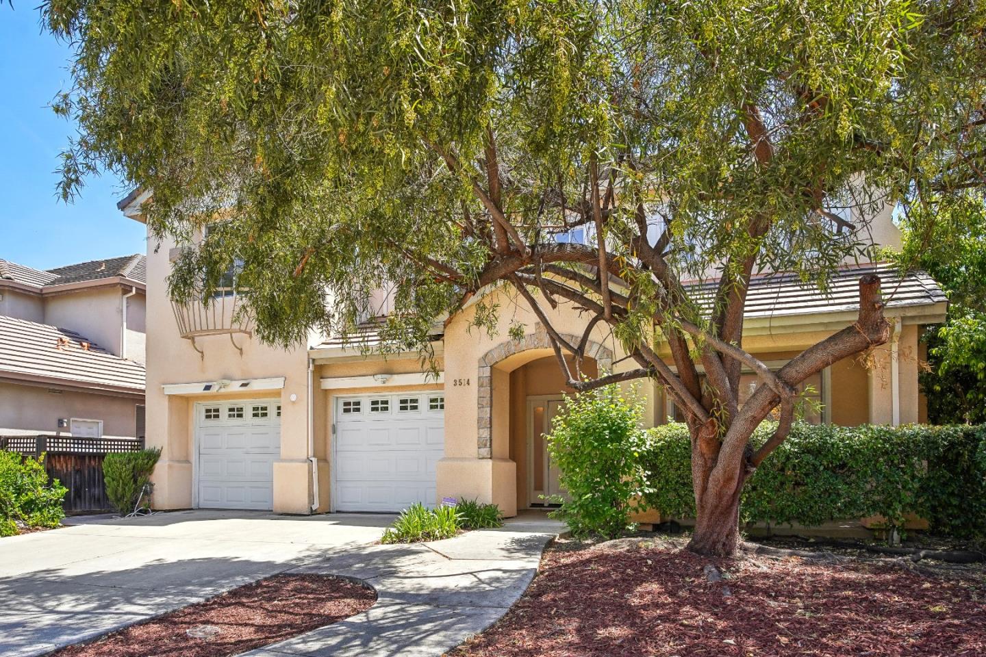 Detail Gallery Image 2 of 48 For 3514 Casabella Ct, San Jose,  CA 95148 - 5 Beds | 3 Baths