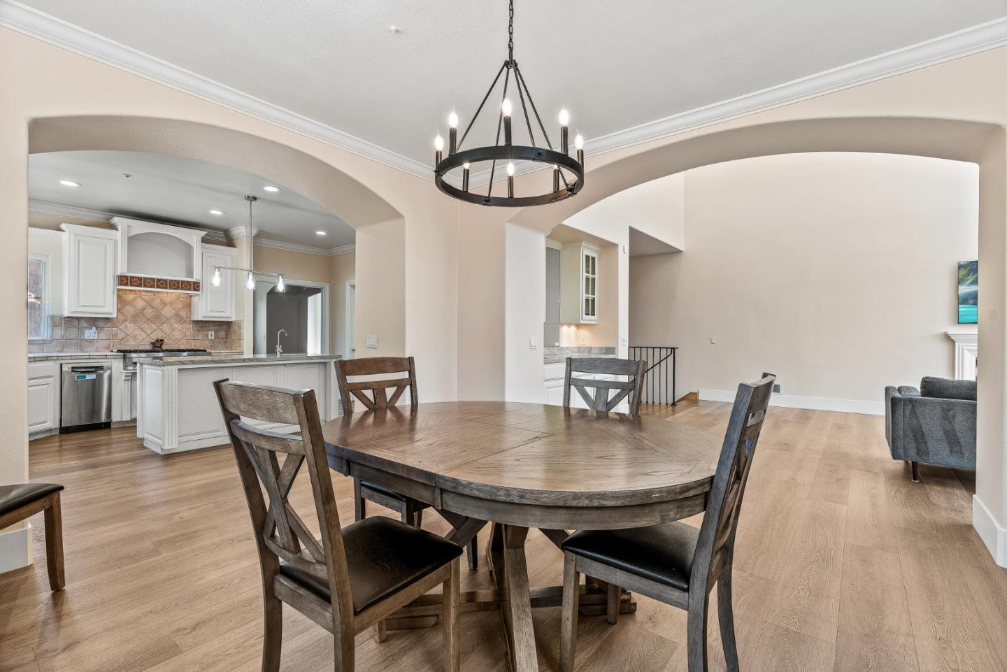 Detail Gallery Image 14 of 36 For 1158 Teresa Ln, Morgan Hill,  CA 95037 - 6 Beds | 5 Baths