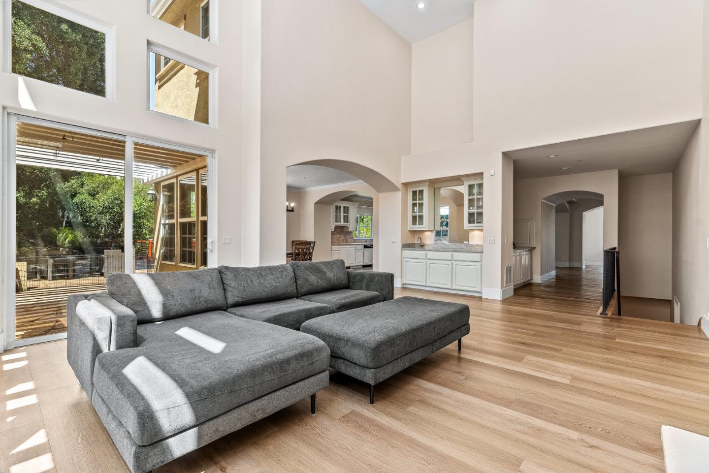 Detail Gallery Image 16 of 36 For 1158 Teresa Ln, Morgan Hill,  CA 95037 - 6 Beds | 5 Baths