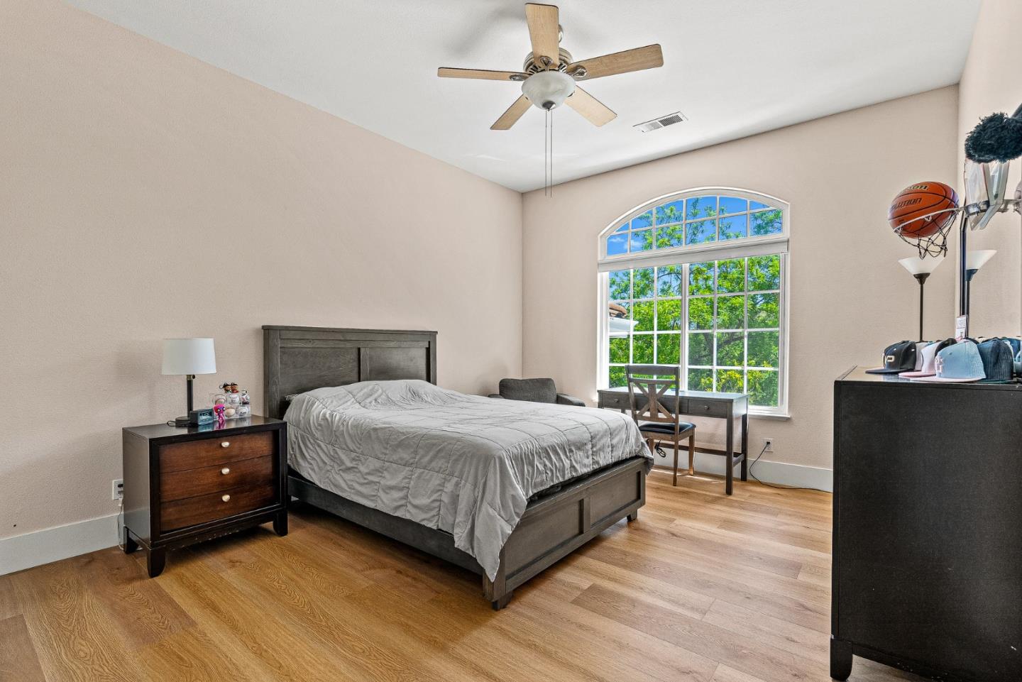Detail Gallery Image 17 of 36 For 1158 Teresa Ln, Morgan Hill,  CA 95037 - 6 Beds | 5 Baths