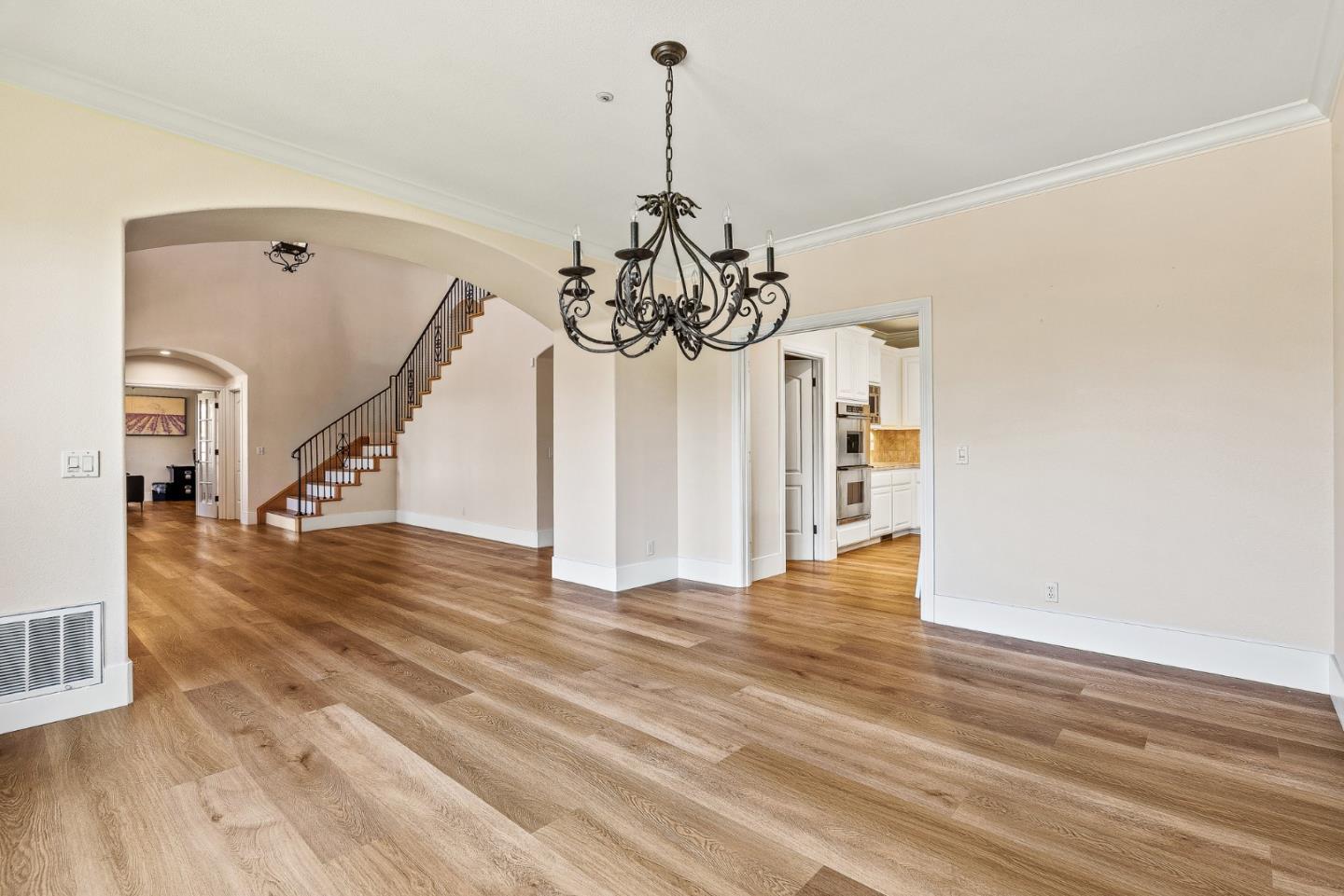 Detail Gallery Image 9 of 36 For 1158 Teresa Ln, Morgan Hill,  CA 95037 - 6 Beds | 5 Baths