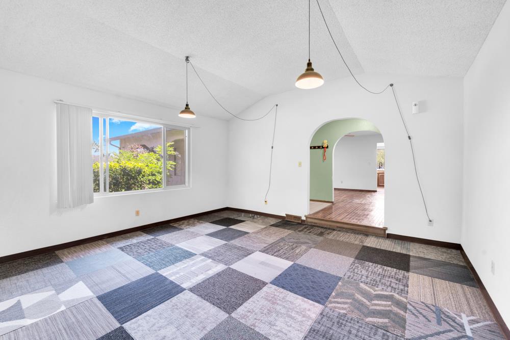 Detail Gallery Image 12 of 32 For 14616 Charter Oak Blvd, Salinas,  CA 93907 - 4 Beds | 2 Baths