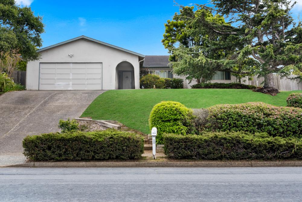 Detail Gallery Image 2 of 32 For 14616 Charter Oak Blvd, Salinas,  CA 93907 - 4 Beds | 2 Baths