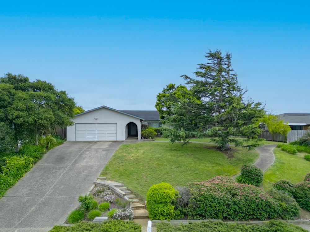 Detail Gallery Image 4 of 32 For 14616 Charter Oak Blvd, Salinas,  CA 93907 - 4 Beds | 2 Baths