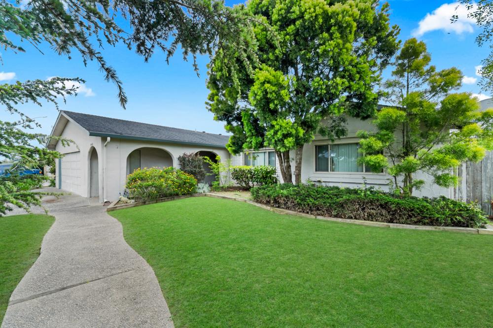 Detail Gallery Image 6 of 32 For 14616 Charter Oak Blvd, Salinas,  CA 93907 - 4 Beds | 2 Baths