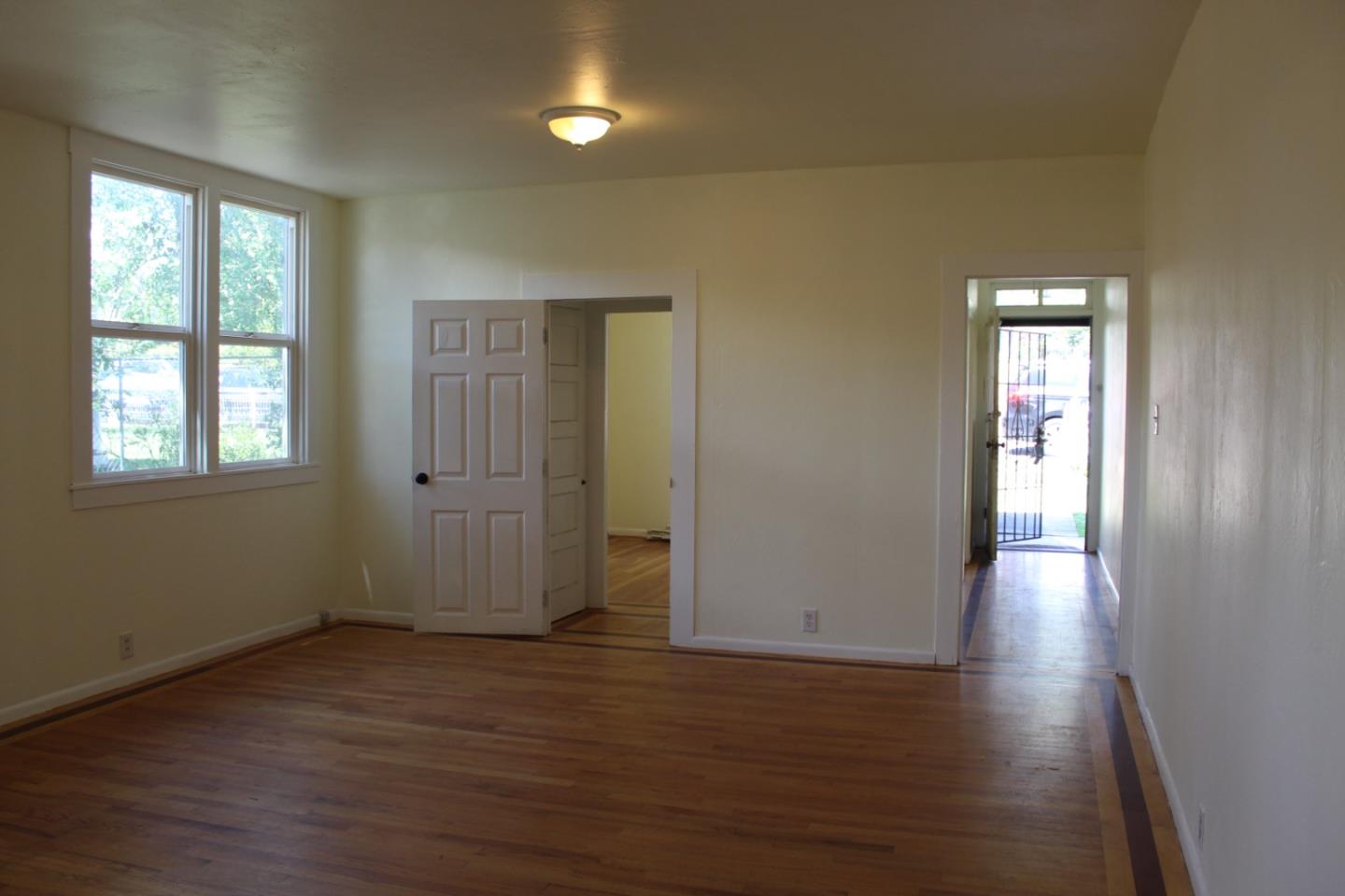 Detail Gallery Image 8 of 45 For 129 Broadway #129 131,  Jackson,  CA 95642 - 3 Beds | 2 Baths