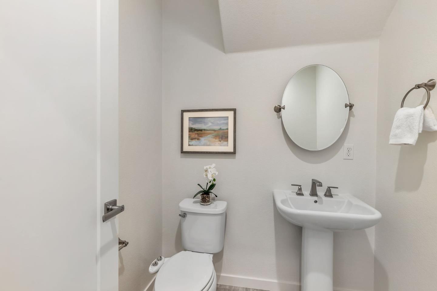 Detail Gallery Image 12 of 40 For 17094 Saint Brendan Loop, Morgan Hill,  CA 95037 - 3 Beds | 2/1 Baths