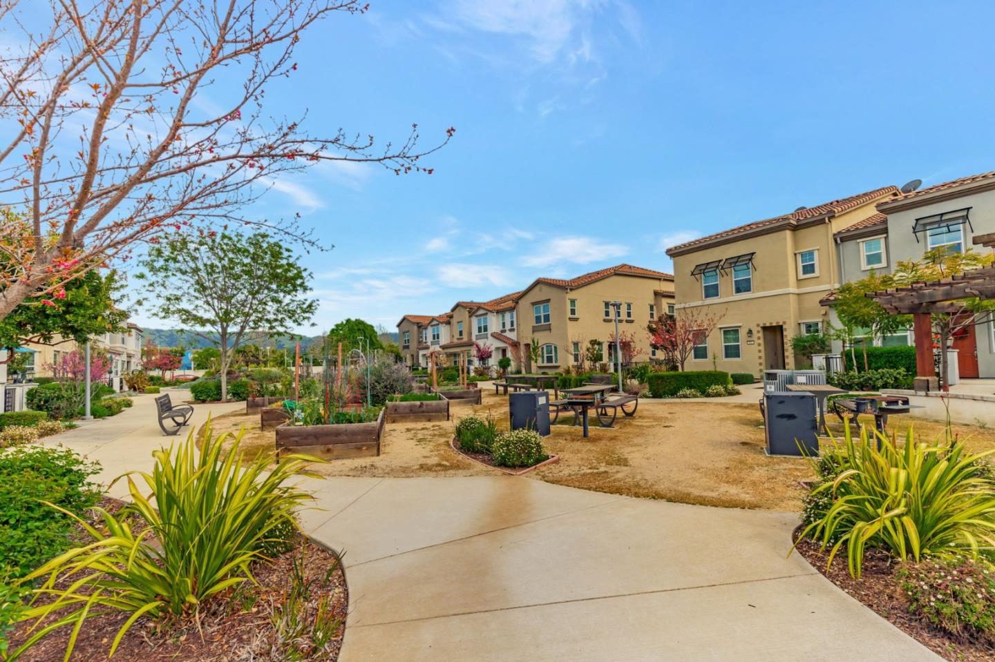 Detail Gallery Image 39 of 40 For 17094 Saint Brendan Loop, Morgan Hill,  CA 95037 - 3 Beds | 2/1 Baths