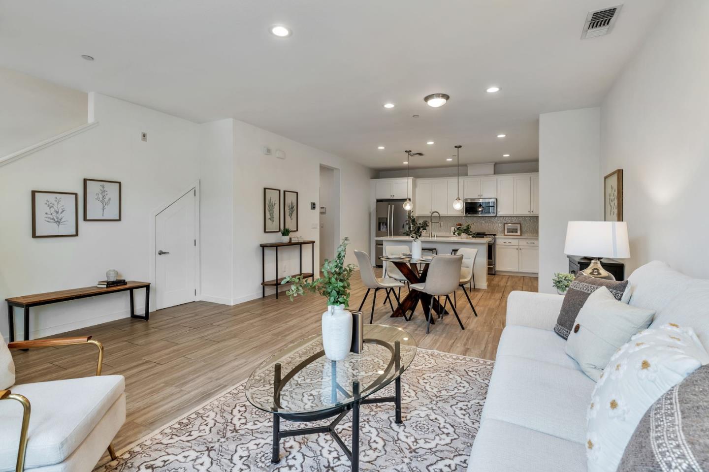 Detail Gallery Image 5 of 40 For 17094 Saint Brendan Loop, Morgan Hill,  CA 95037 - 3 Beds | 2/1 Baths