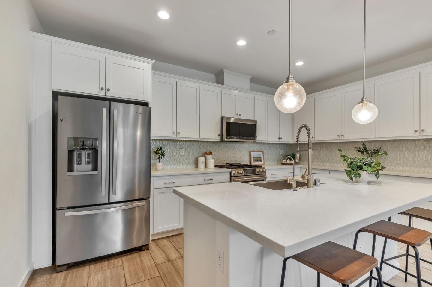 Detail Gallery Image 7 of 40 For 17094 Saint Brendan Loop, Morgan Hill,  CA 95037 - 3 Beds | 2/1 Baths