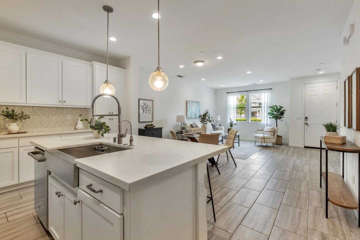 Detail Gallery Image 9 of 40 For 17094 Saint Brendan Loop, Morgan Hill,  CA 95037 - 3 Beds | 2/1 Baths