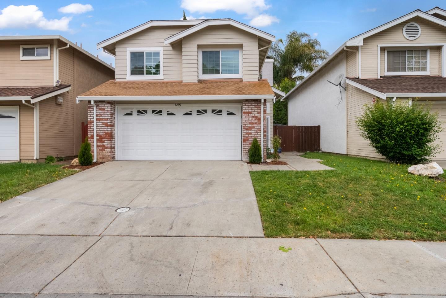 Detail Gallery Image 2 of 45 For 5291 Mill Creek Ln, San Jose,  CA 95136 - 3 Beds | 2/1 Baths