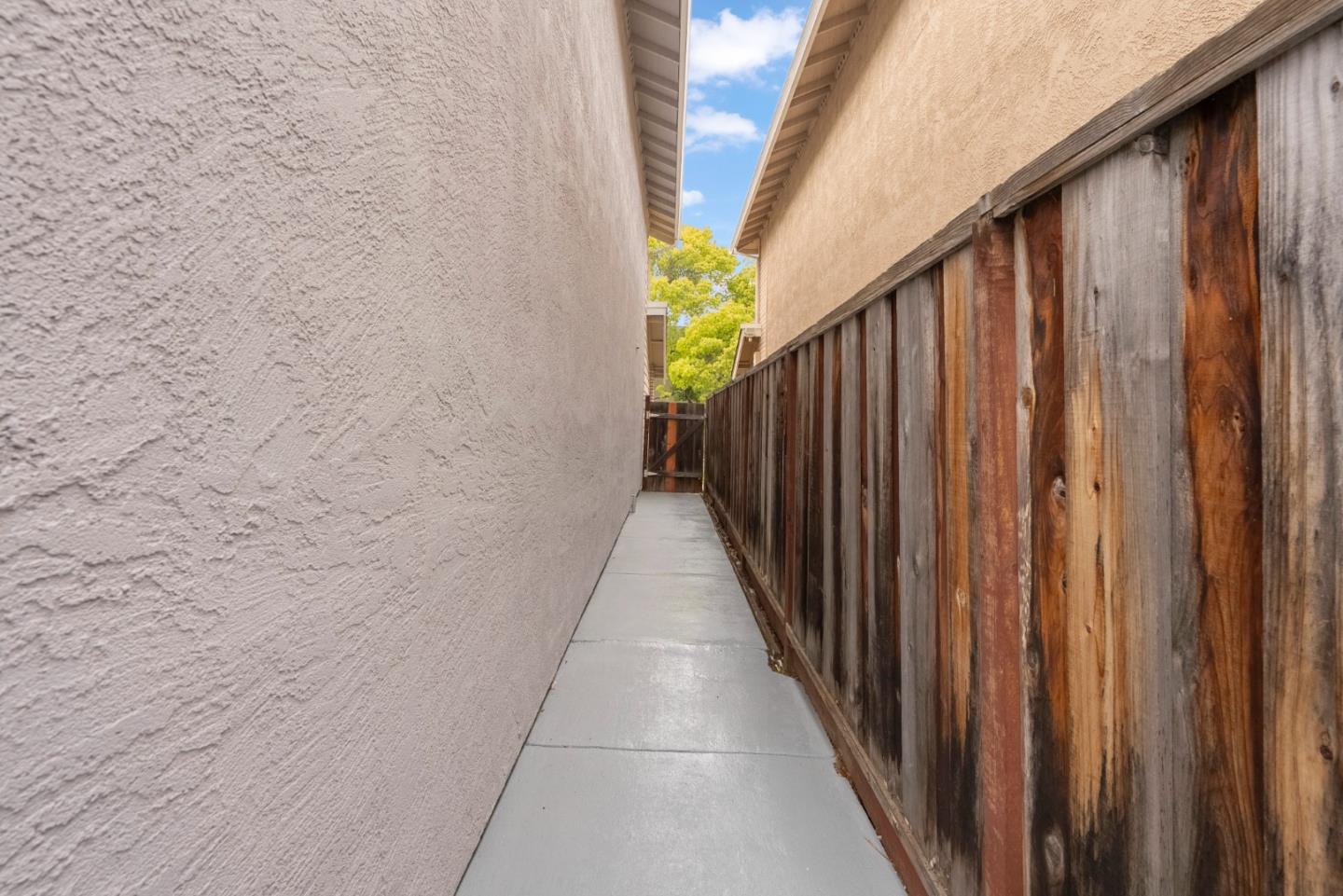 Detail Gallery Image 41 of 45 For 5291 Mill Creek Ln, San Jose,  CA 95136 - 3 Beds | 2/1 Baths