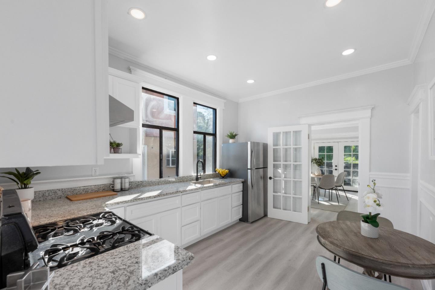 Detail Gallery Image 10 of 28 For 615 Mount Vernon Ave, San Francisco,  CA 94112 - 2 Beds | 1/1 Baths