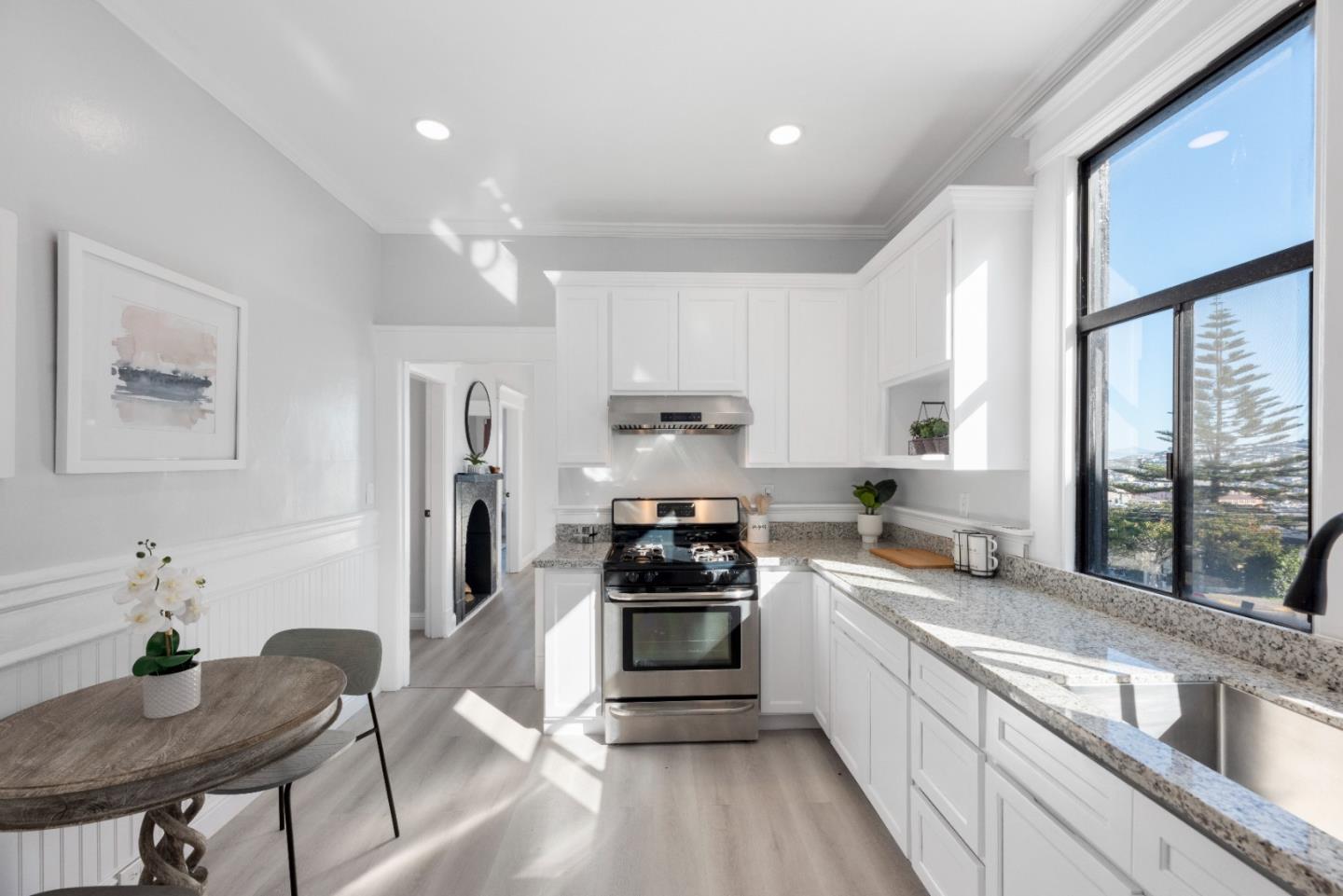 Detail Gallery Image 12 of 28 For 615 Mount Vernon Ave, San Francisco,  CA 94112 - 2 Beds | 1/1 Baths