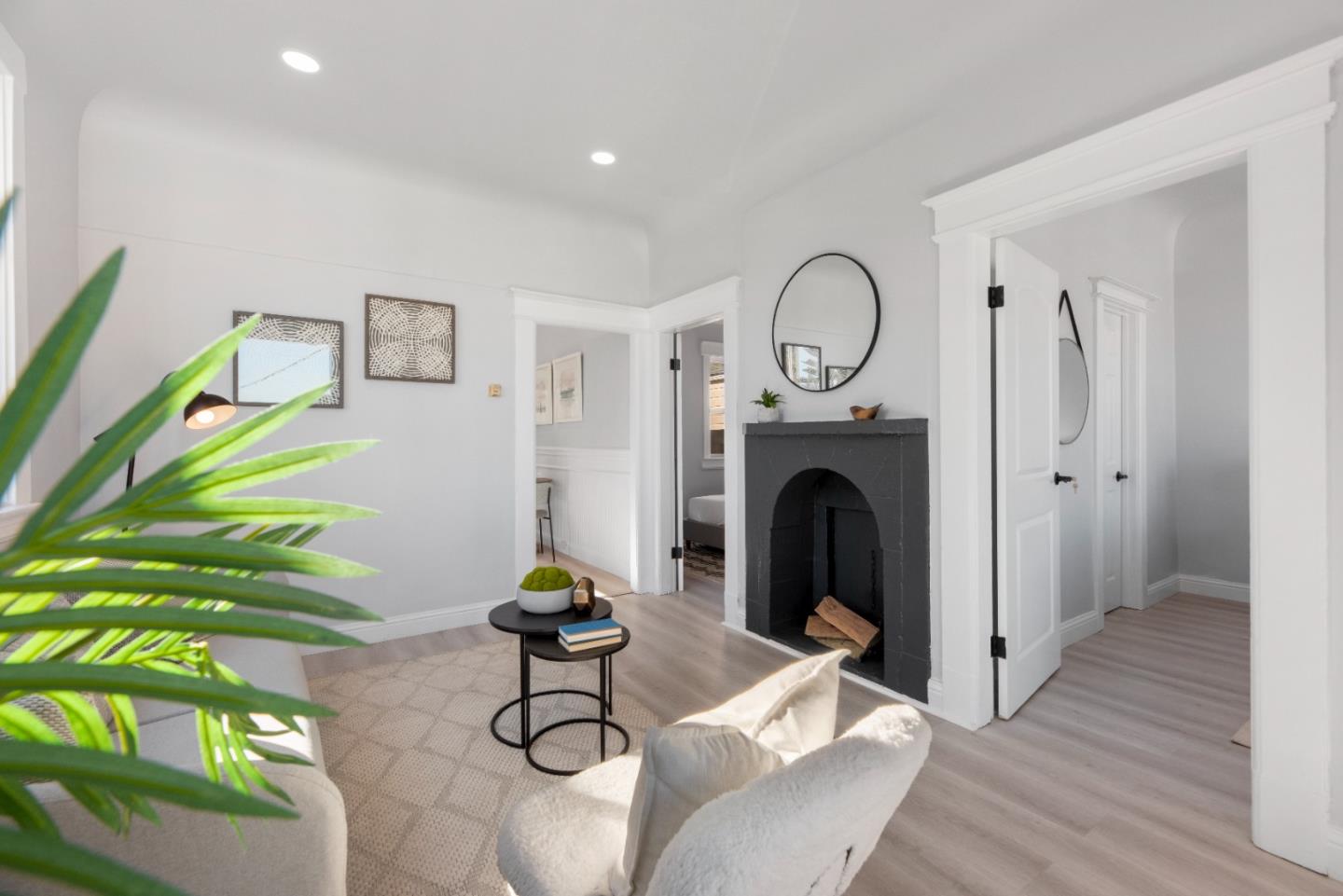 Detail Gallery Image 4 of 28 For 615 Mount Vernon Ave, San Francisco,  CA 94112 - 2 Beds | 1/1 Baths