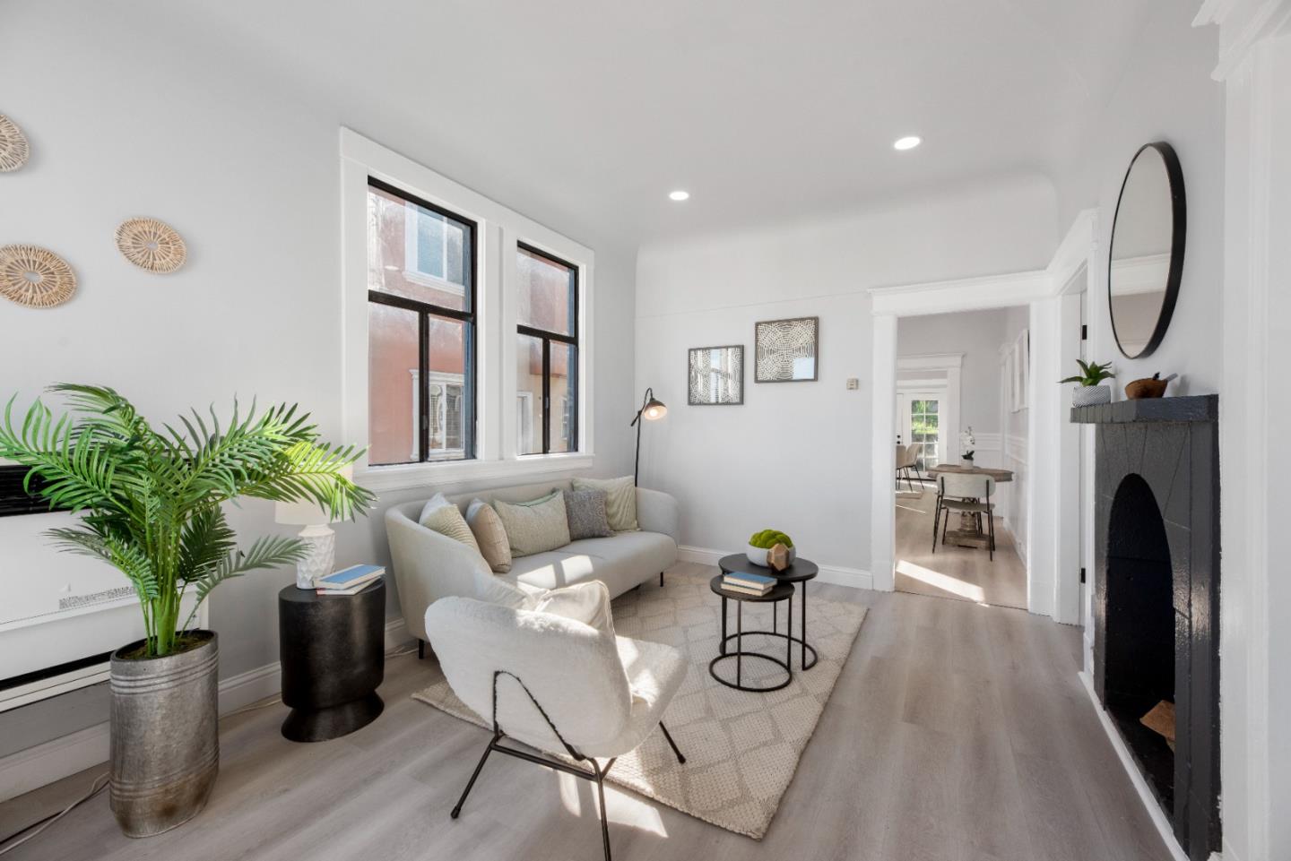 Detail Gallery Image 5 of 28 For 615 Mount Vernon Ave, San Francisco,  CA 94112 - 2 Beds | 1/1 Baths