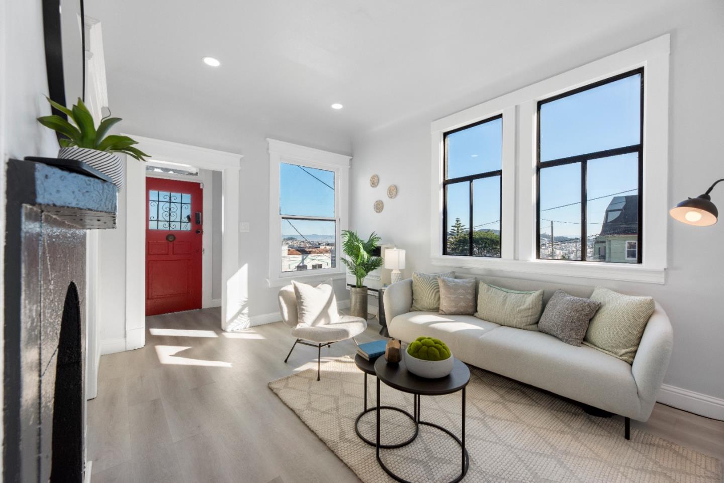 Detail Gallery Image 6 of 28 For 615 Mount Vernon Ave, San Francisco,  CA 94112 - 2 Beds | 1/1 Baths
