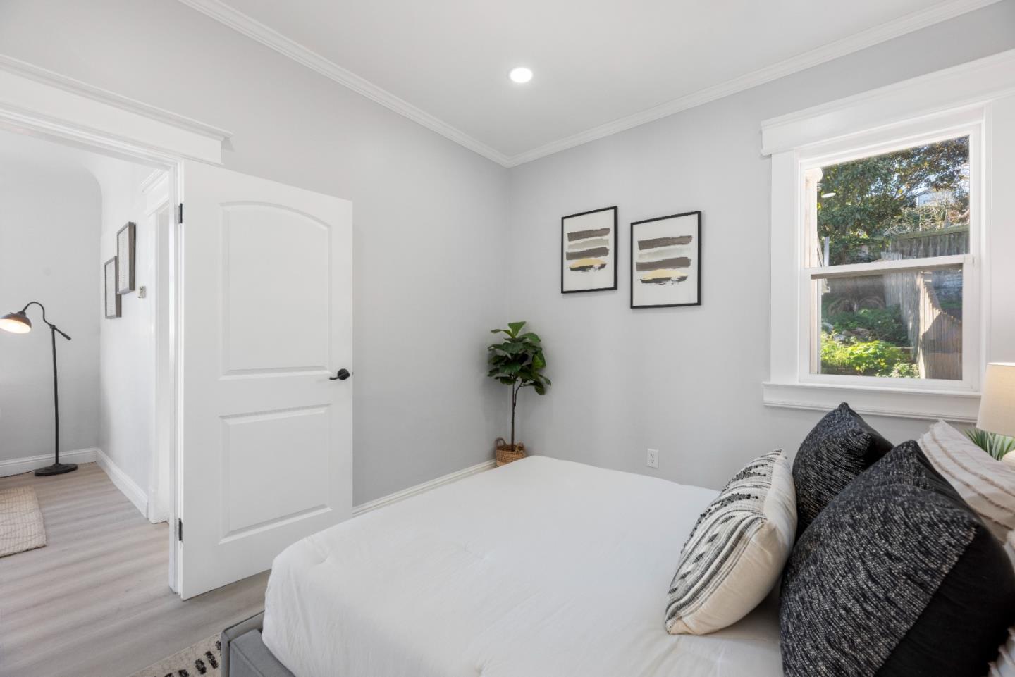 Detail Gallery Image 9 of 28 For 615 Mount Vernon Ave, San Francisco,  CA 94112 - 2 Beds | 1/1 Baths