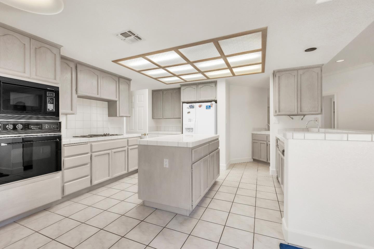 Detail Gallery Image 17 of 28 For Address Not Disclosed, Elk Grove,  CA 95758 - 4 Beds | 3 Baths