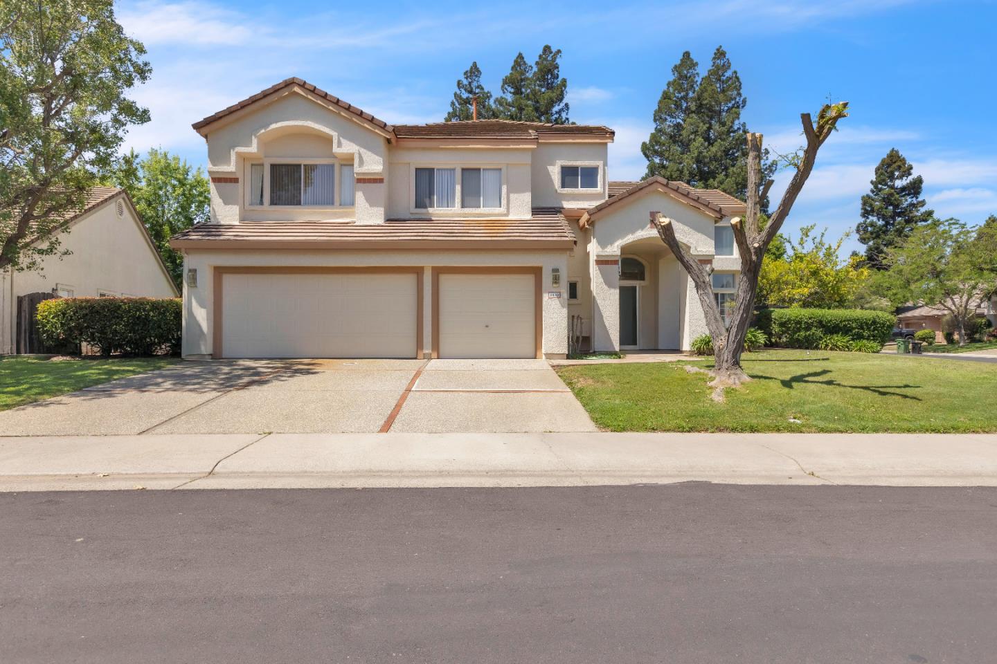 Detail Gallery Image 3 of 28 For Address Not Disclosed, Elk Grove,  CA 95758 - 4 Beds | 3 Baths