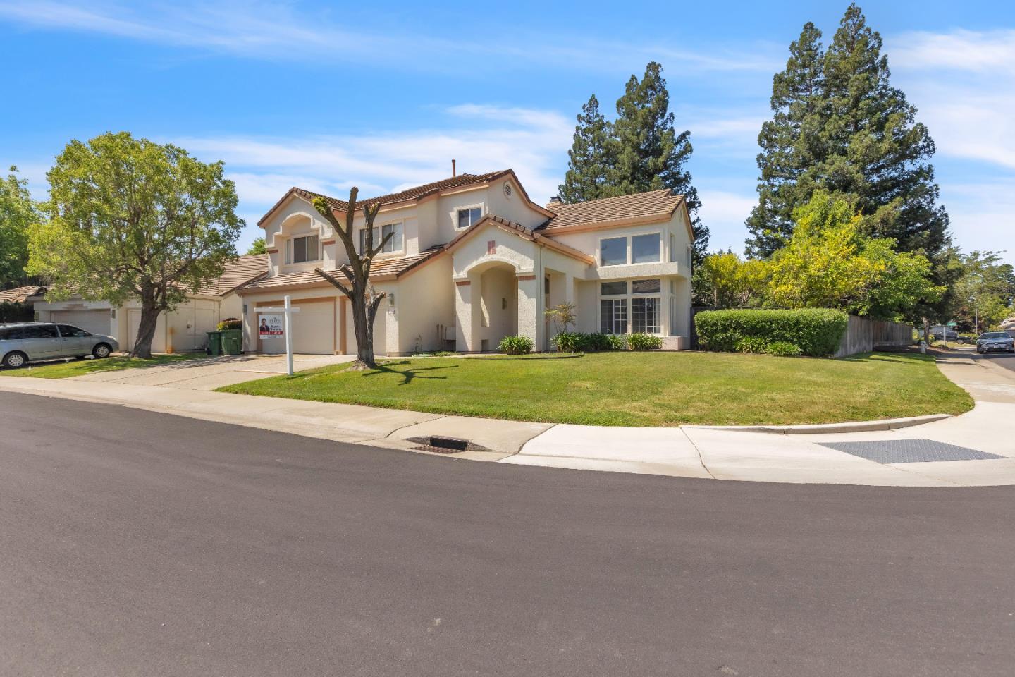 Detail Gallery Image 4 of 28 For Address Not Disclosed, Elk Grove,  CA 95758 - 4 Beds | 3 Baths