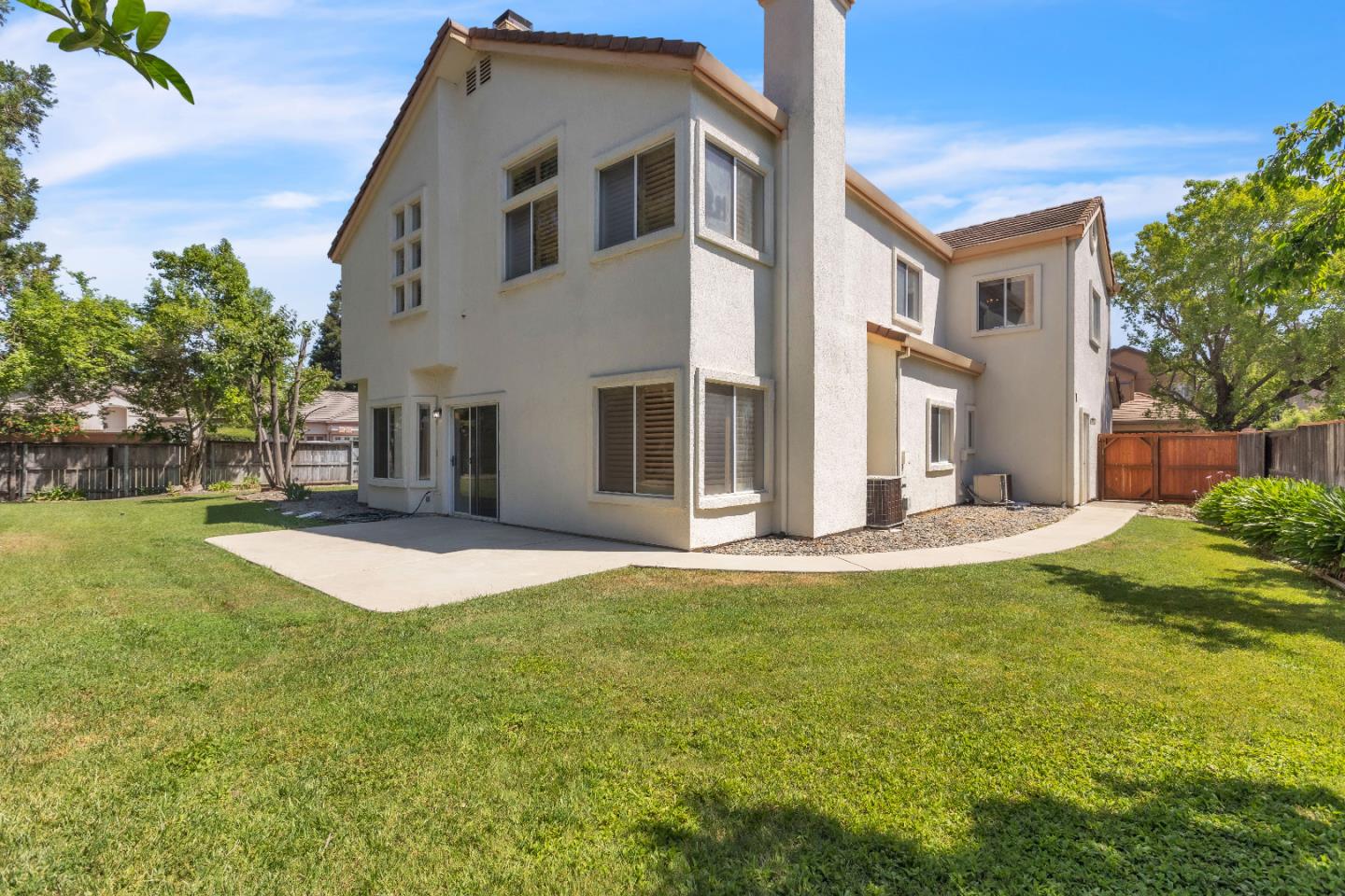 Detail Gallery Image 7 of 28 For Address Not Disclosed, Elk Grove,  CA 95758 - 4 Beds | 3 Baths