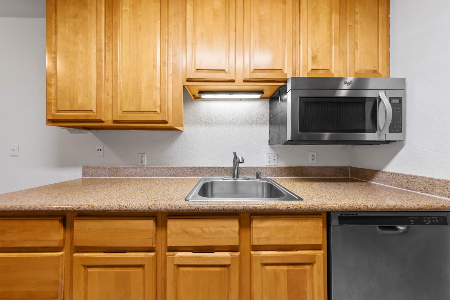 Detail Gallery Image 20 of 33 For 1241 Lakeview Cir, Pittsburg,  CA 94565 - 3 Beds | 2 Baths