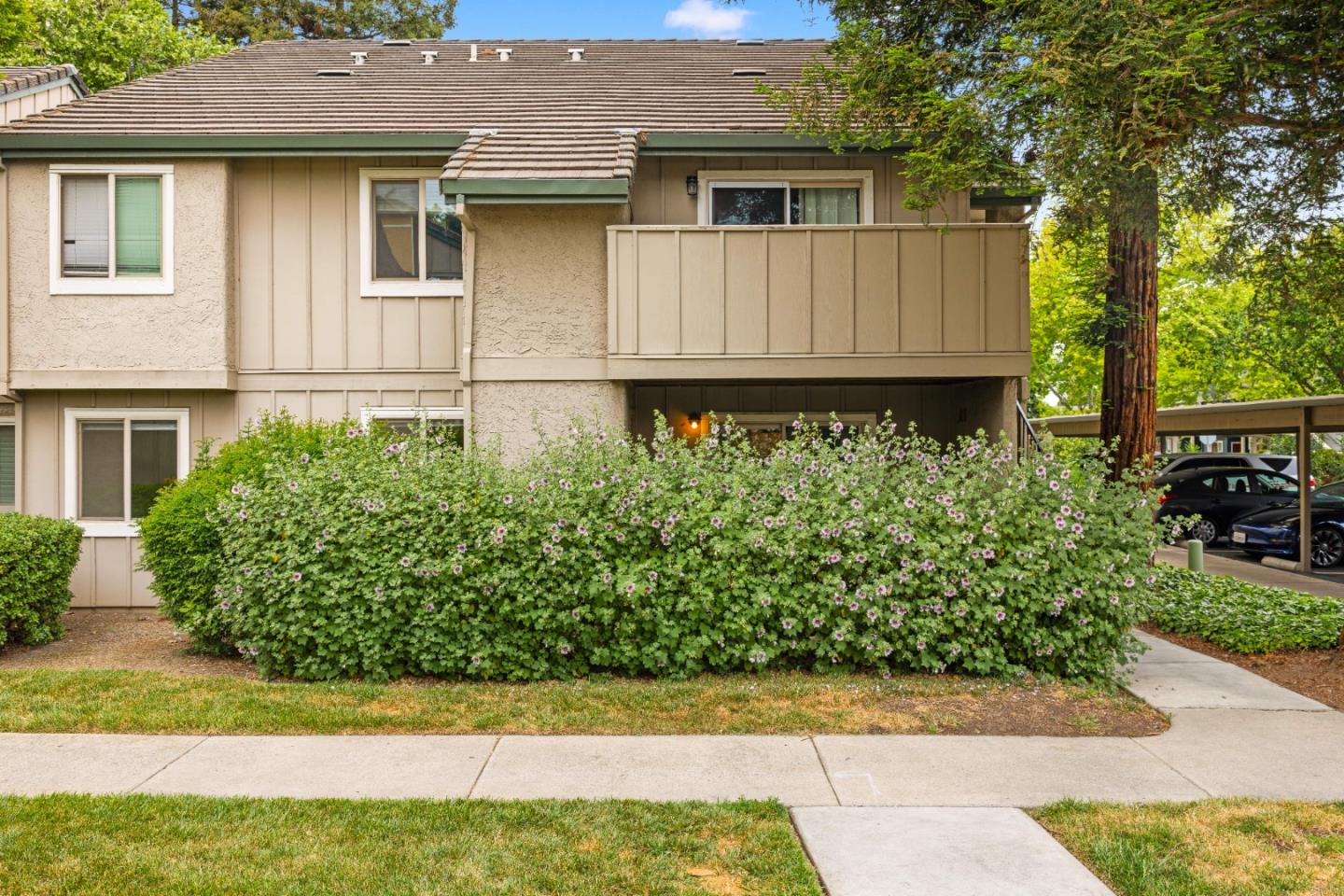 Detail Gallery Image 4 of 33 For 1241 Lakeview Cir, Pittsburg,  CA 94565 - 3 Beds | 2 Baths