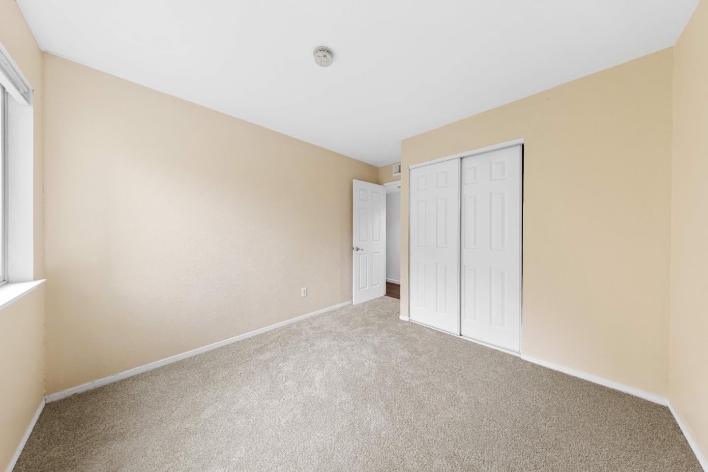 Detail Gallery Image 7 of 33 For 1241 Lakeview Cir, Pittsburg,  CA 94565 - 3 Beds | 2 Baths