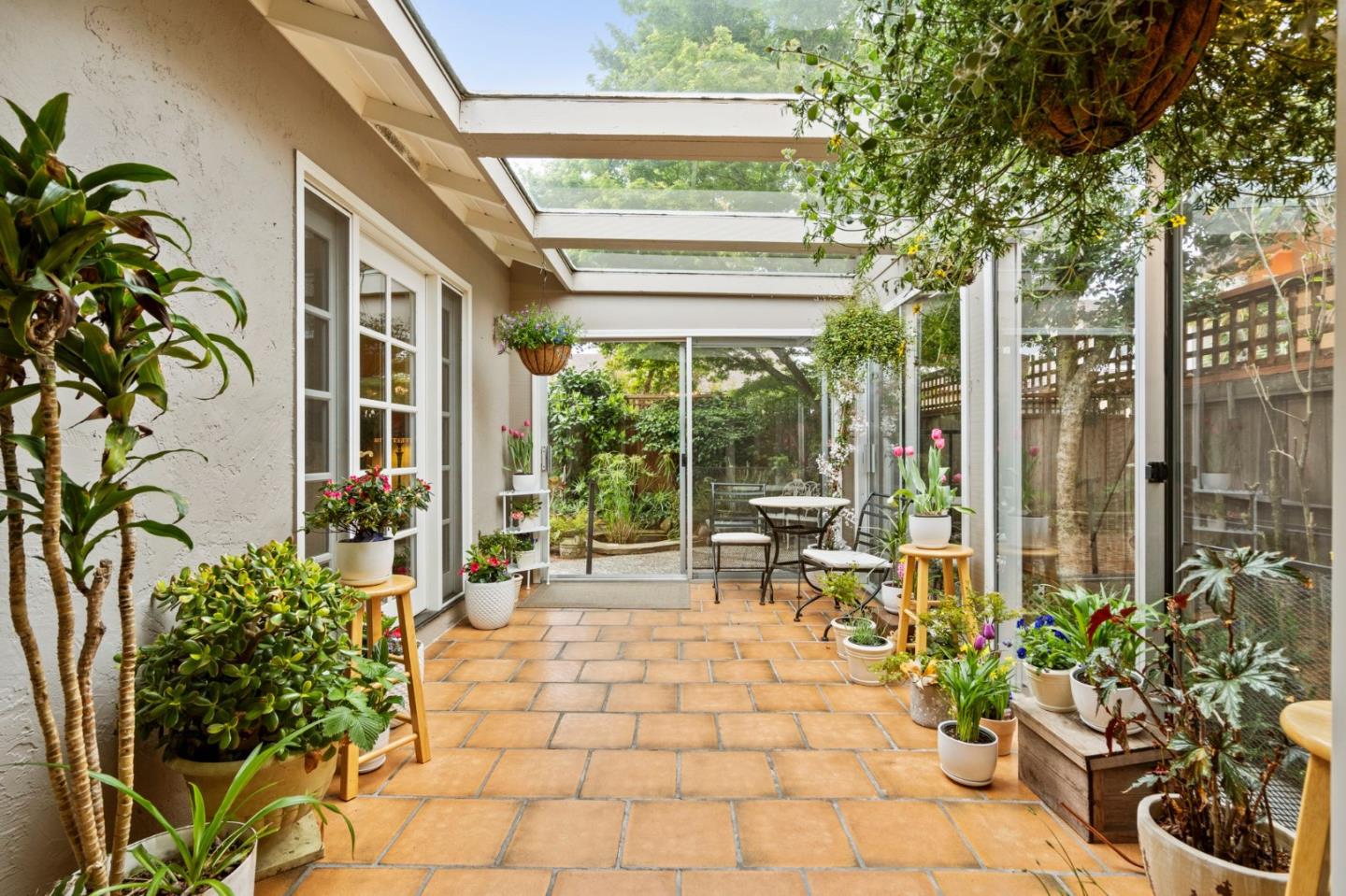 Detail Gallery Image 12 of 27 For 266 Curlew Ct, Foster City,  CA 94404 - 5 Beds | 2 Baths