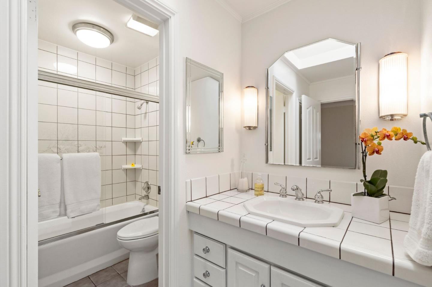 Detail Gallery Image 16 of 27 For 266 Curlew Ct, Foster City,  CA 94404 - 5 Beds | 2 Baths