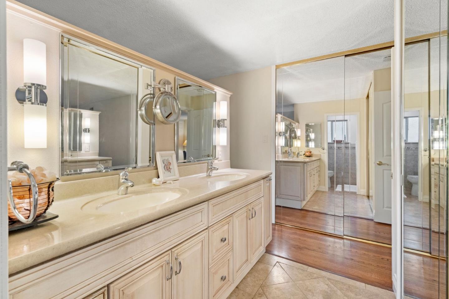 Detail Gallery Image 19 of 27 For 266 Curlew Ct, Foster City,  CA 94404 - 5 Beds | 2 Baths