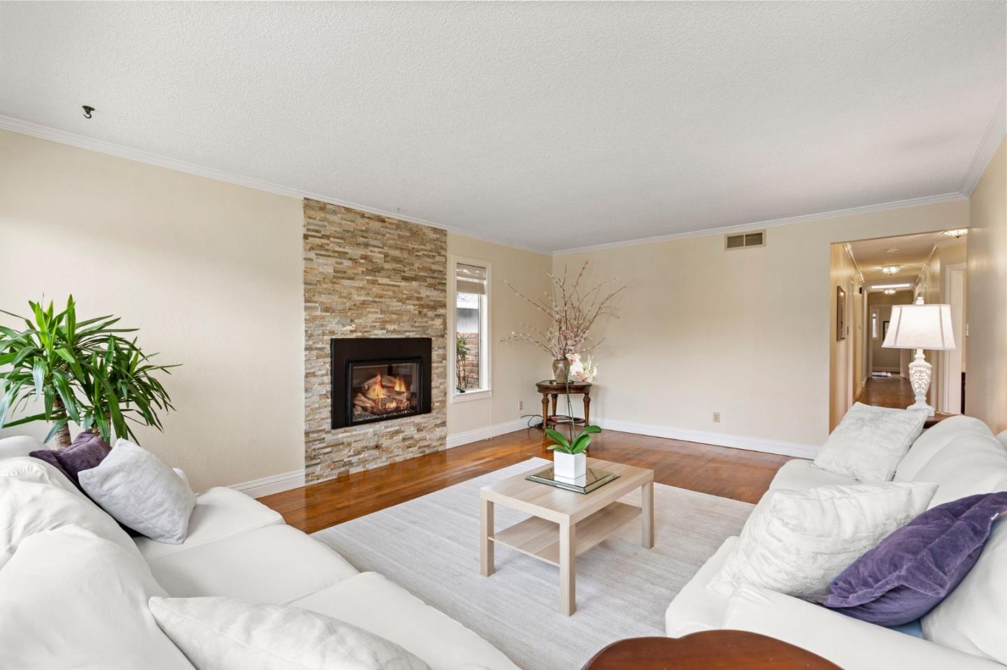Detail Gallery Image 5 of 27 For 266 Curlew Ct, Foster City,  CA 94404 - 5 Beds | 2 Baths