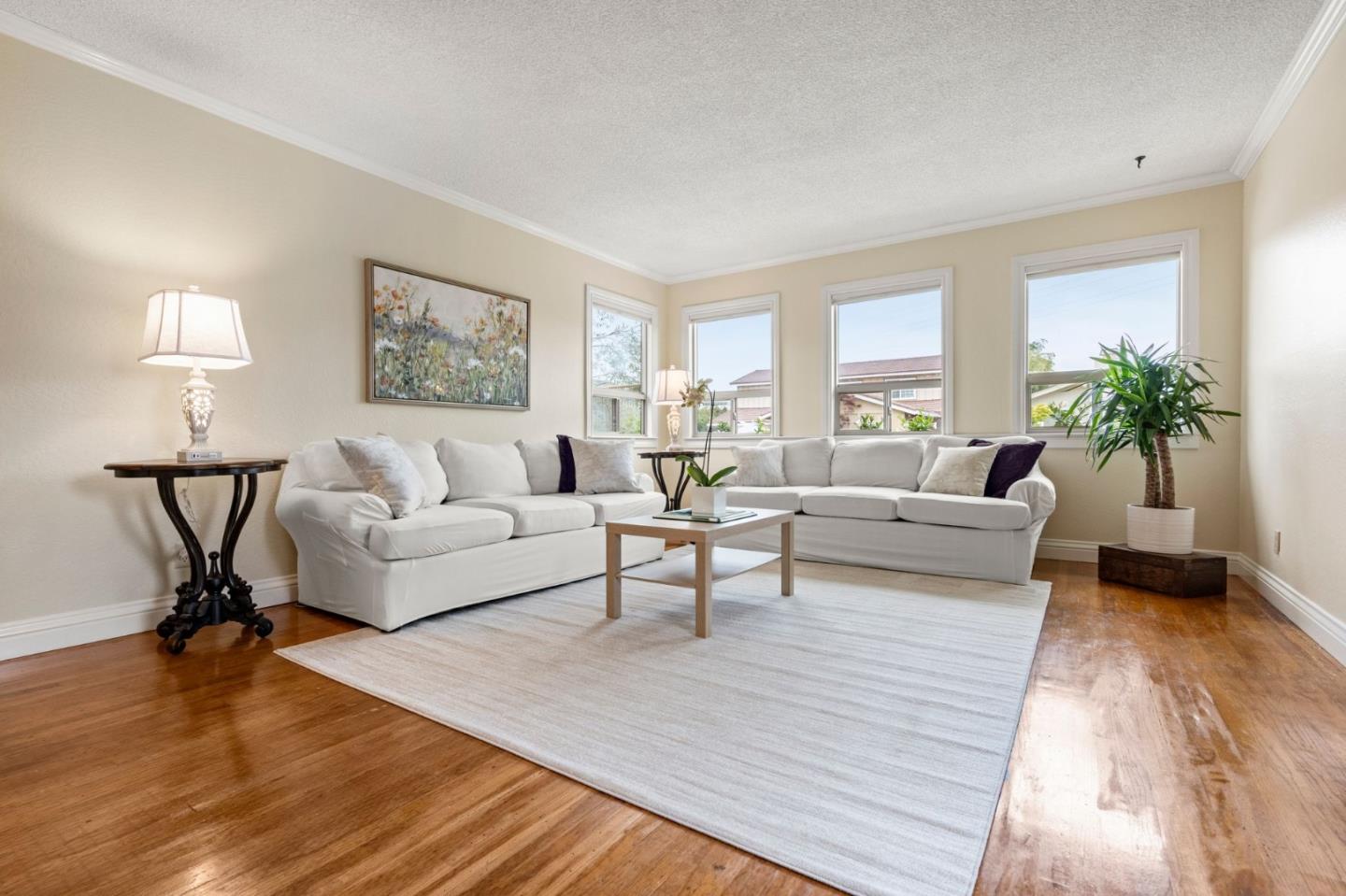 Detail Gallery Image 6 of 27 For 266 Curlew Ct, Foster City,  CA 94404 - 5 Beds | 2 Baths