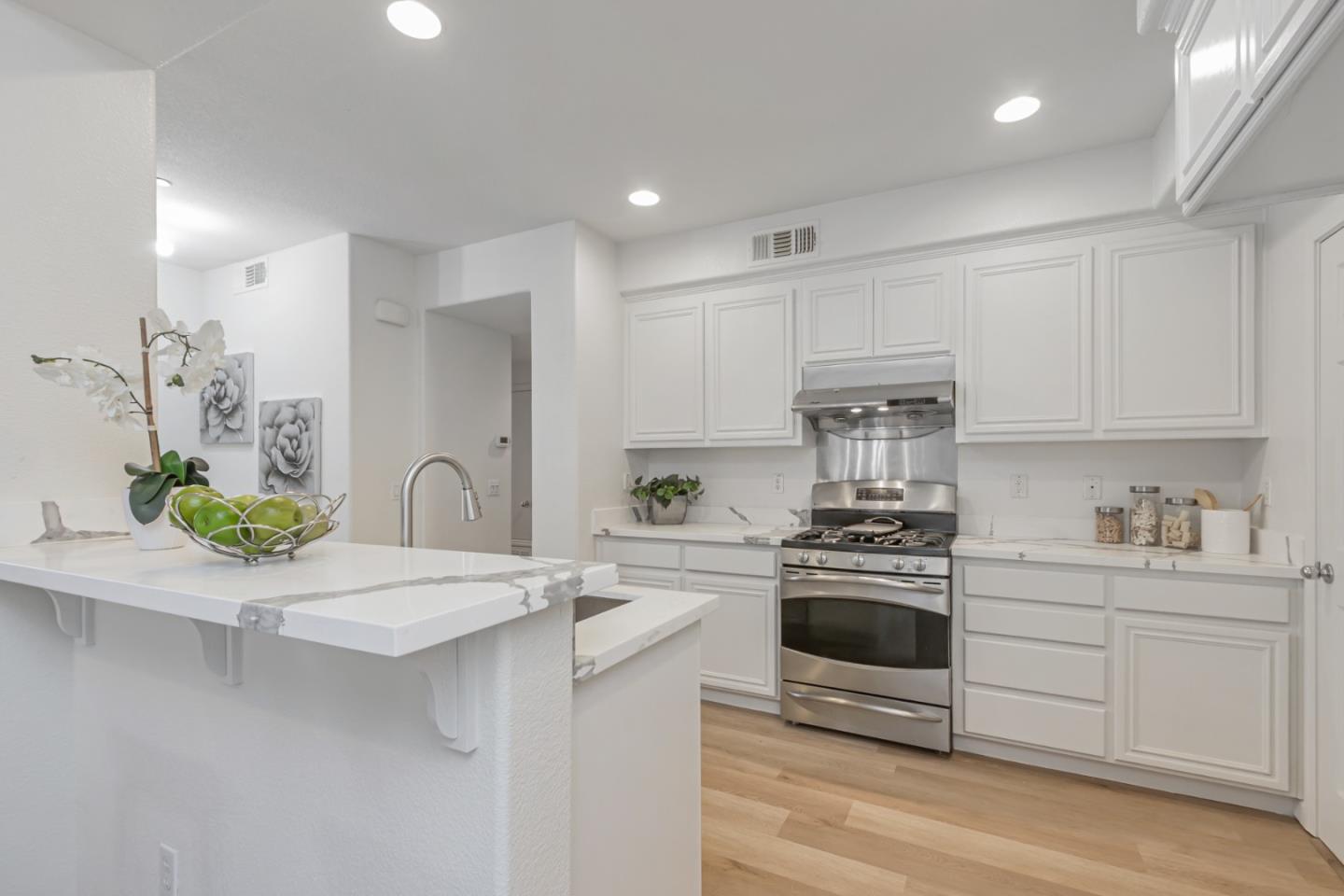 Detail Gallery Image 2 of 35 For 1744 Snell Pl, Milpitas,  CA 95035 - 3 Beds | 2 Baths
