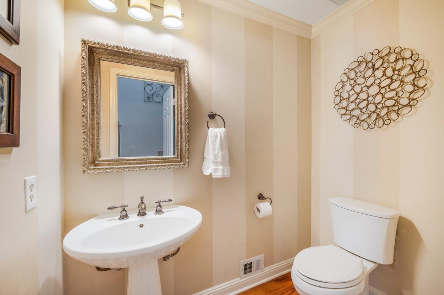 Detail Gallery Image 17 of 38 For 15465 La Pala Ct, Morgan Hill,  CA 95037 - 4 Beds | 2/1 Baths