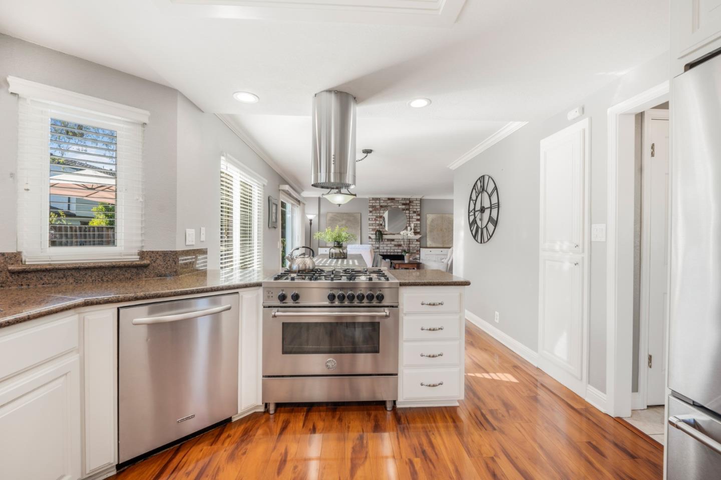 Detail Gallery Image 9 of 38 For 15465 La Pala Ct, Morgan Hill,  CA 95037 - 4 Beds | 2/1 Baths