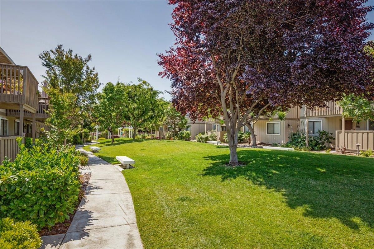 Detail Gallery Image 16 of 21 For 18952 Sara Park Cir, Saratoga,  CA 95070 - 1 Beds | 1 Baths