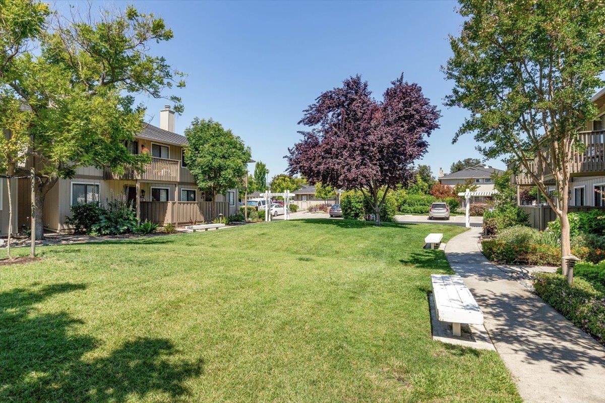 Detail Gallery Image 17 of 21 For 18952 Sara Park Cir, Saratoga,  CA 95070 - 1 Beds | 1 Baths